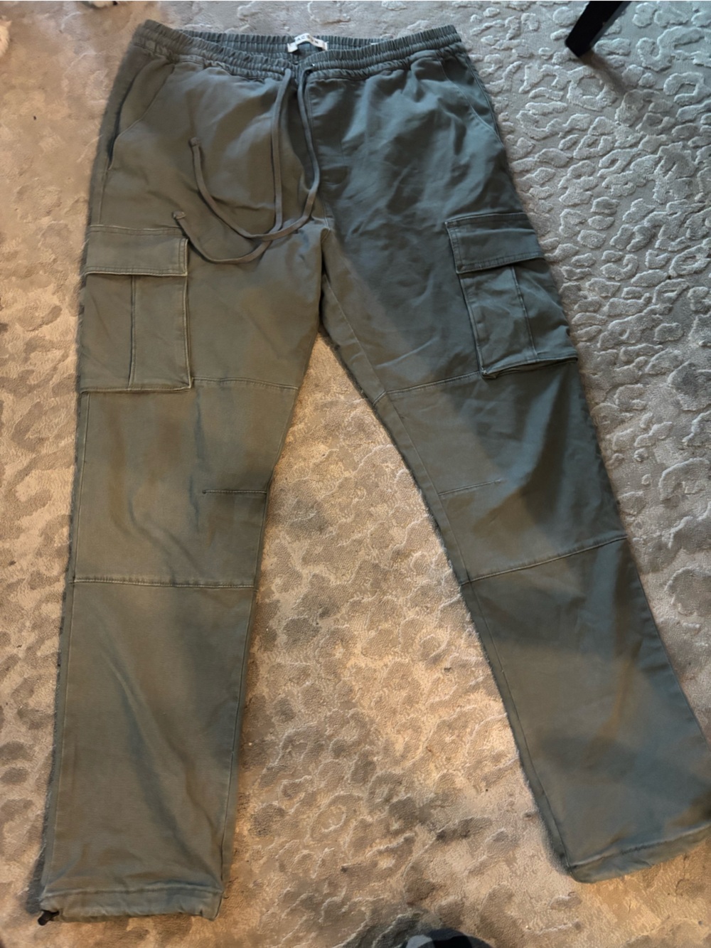 PacSun Men's Olive slim Cargo Joggers with Drawstring size large